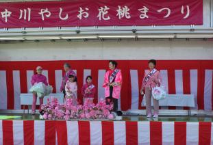 花桃色で集まろうでベスト花桃に選ばれた皆さんの様子