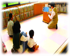 りらーと八條図書館おはなしのへやの写真